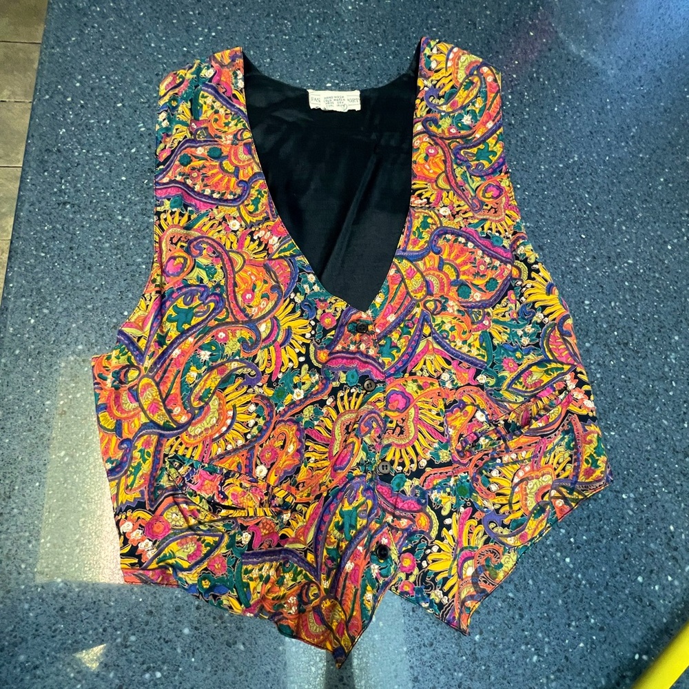 Ladies Fashion Passport Vest size S multicolored